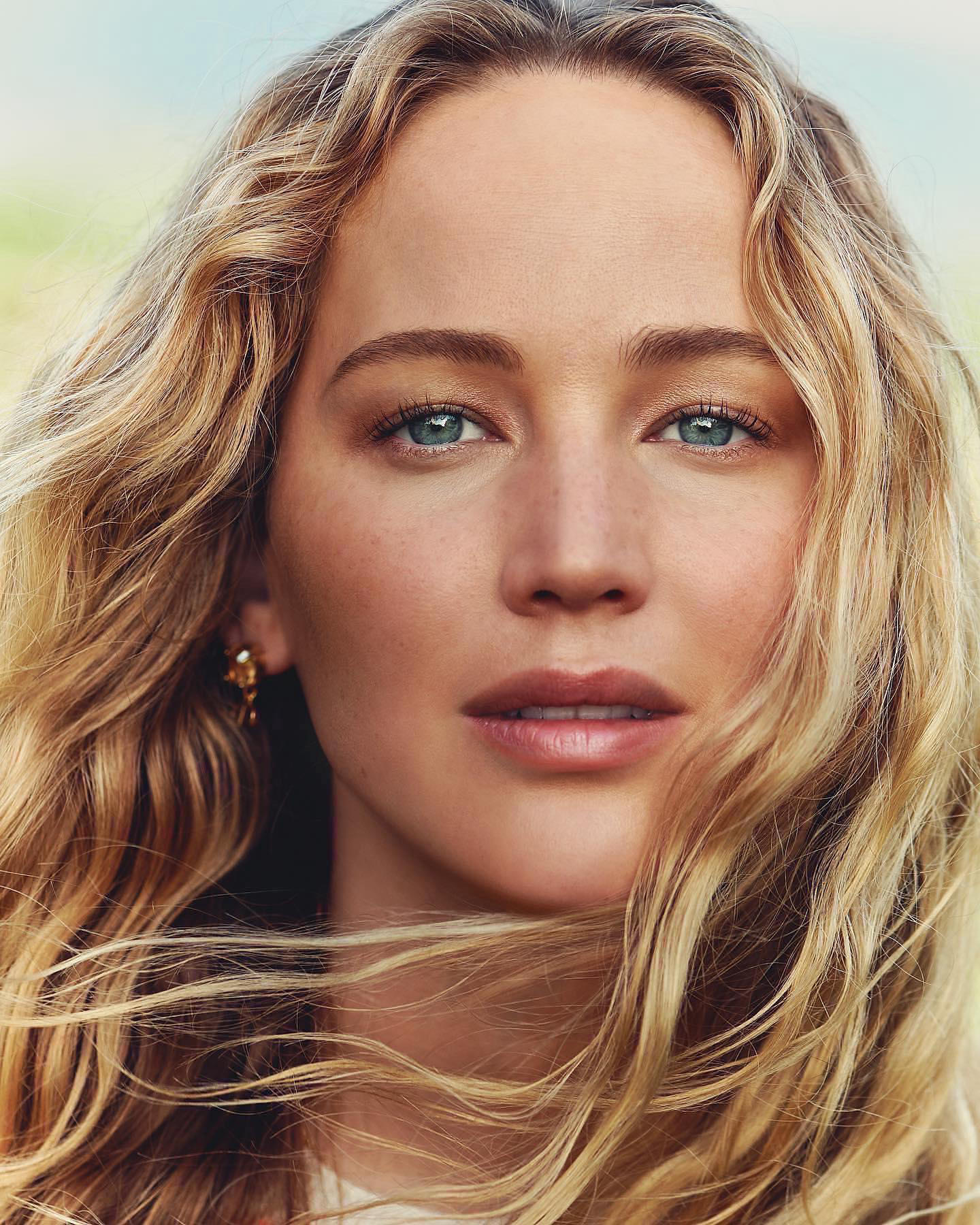 image  1 Dior Official - You too can be just as relaxed, refreshed and renewed as #JenniferLawrence after a t