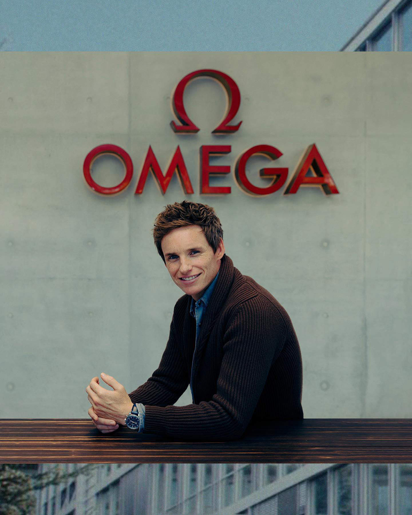 image  1 OMEGA - Welcoming Eddie Redmayne for a day of watchmaking